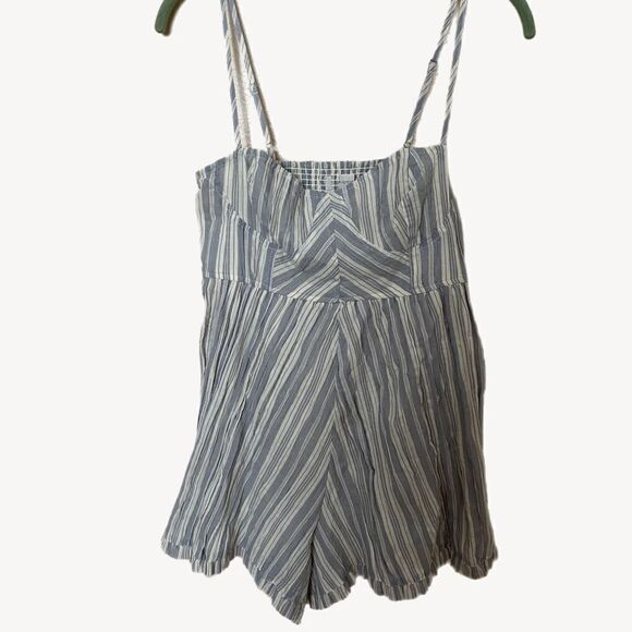 Urban Outfitters Stripe Bustier Like Sleeveless Romper Summer Lightweight M - Picture 1 of 5